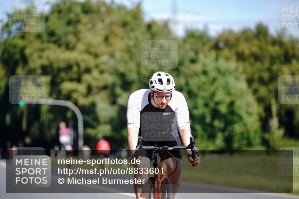 07.09.2025 - 19. Norderstedt Triathlon Michael Burmester http://msf.ph/oto/8833601 07.09.2025 12:03:28 Radfahren 849, 1387 meine-sportfotos.de