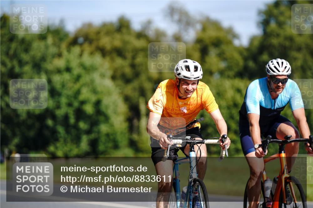 07.09.2025 - 19. Norderstedt Triathlon Michael Burmester http://msf.ph/oto/8833611 07.09.2025 12:03:51 Radfahren 149, 859, 1319 meine-sportfotos.de