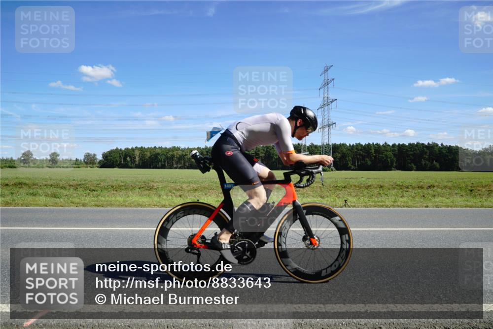 07.09.2025 - 19. Norderstedt Triathlon Michael Burmester http://msf.ph/oto/8833643 07.09.2025 13:55:12 Radfahren 1401 meine-sportfotos.de