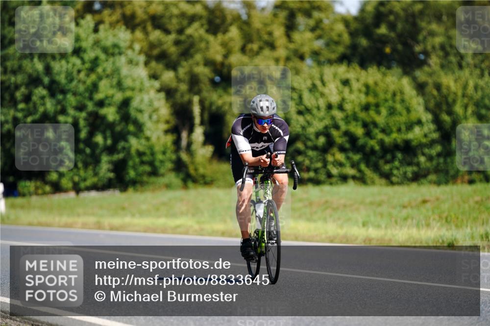 07.09.2025 - 19. Norderstedt Triathlon Michael Burmester http://msf.ph/oto/8833645 07.09.2025 12:04:40 Radfahren 715, 860 meine-sportfotos.de
