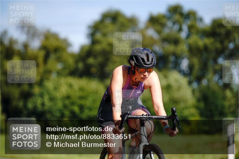 07.09.2025 - 19. Norderstedt Triathlon Michael Burmester http://msf.ph/oto/8833651 07.09.2025 12:05:00 Radfahren 215, 763 meine-sportfotos.de