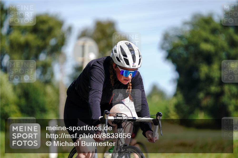 07.09.2025 - 19. Norderstedt Triathlon Michael Burmester http://msf.ph/oto/8833656 07.09.2025 12:05:05 Radfahren 763, 852 meine-sportfotos.de