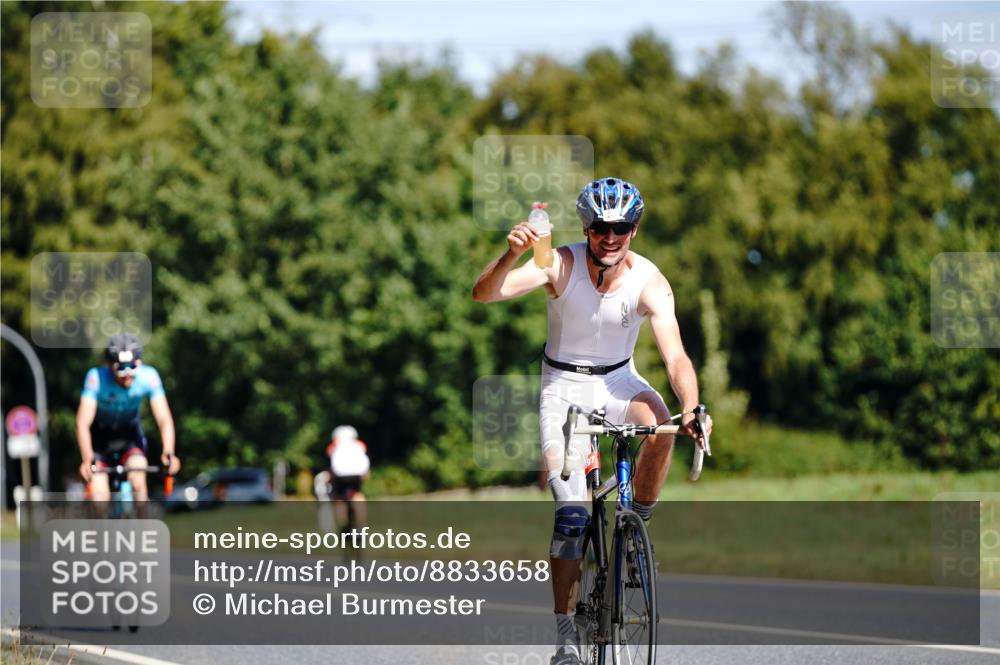 07.09.2025 - 19. Norderstedt Triathlon Michael Burmester http://msf.ph/oto/8833658 07.09.2025 12:05:09 Radfahren 697, 852 meine-sportfotos.de