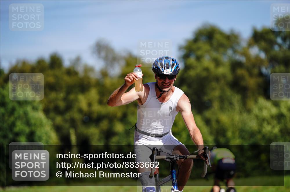 07.09.2025 - 19. Norderstedt Triathlon Michael Burmester http://msf.ph/oto/8833662 07.09.2025 12:05:09 Radfahren 697, 852 meine-sportfotos.de