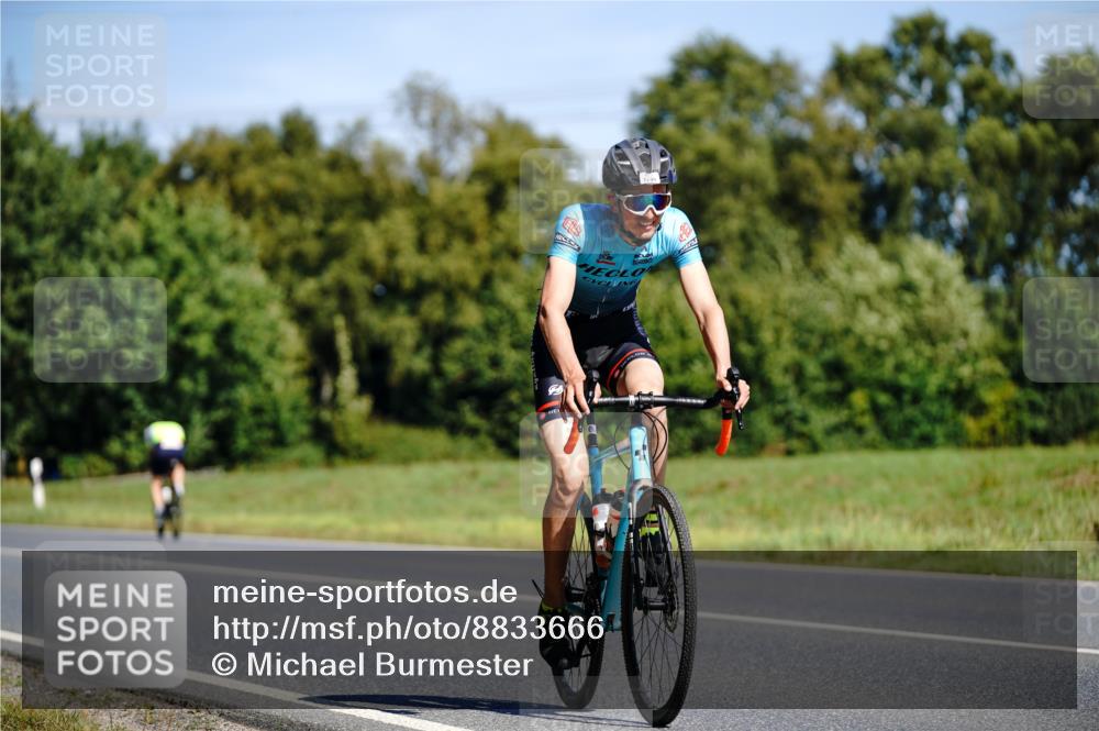 07.09.2025 - 19. Norderstedt Triathlon Michael Burmester http://msf.ph/oto/8833666 07.09.2025 12:05:12 Radfahren 697, 1239 meine-sportfotos.de
