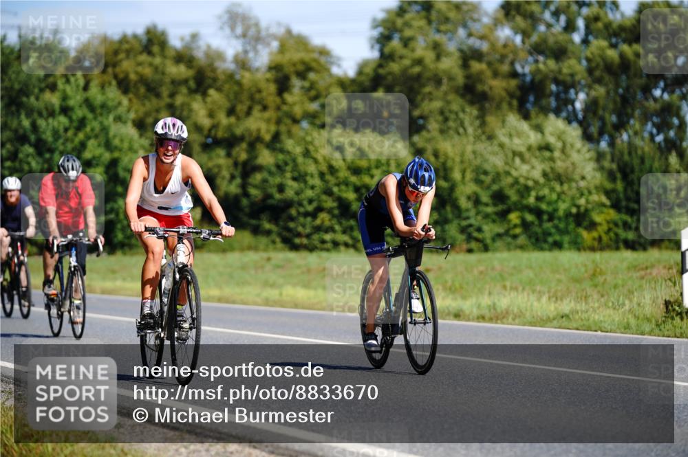 07.09.2025 - 19. Norderstedt Triathlon Michael Burmester http://msf.ph/oto/8833670 07.09.2025 12:05:14 Radfahren 168, 697, 724, 1239 meine-sportfotos.de
