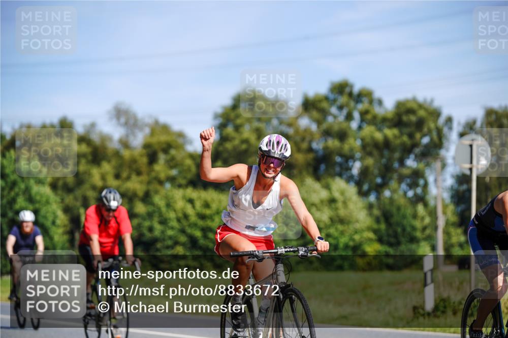 07.09.2025 - 19. Norderstedt Triathlon Michael Burmester http://msf.ph/oto/8833672 07.09.2025 12:05:15 Radfahren 168, 724, 727, 1239 meine-sportfotos.de
