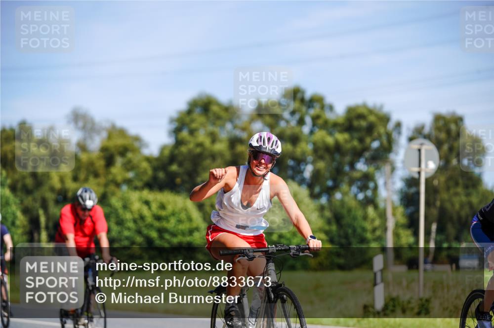 07.09.2025 - 19. Norderstedt Triathlon Michael Burmester http://msf.ph/oto/8833673 07.09.2025 12:05:15 Radfahren 168, 724, 727, 1239 meine-sportfotos.de