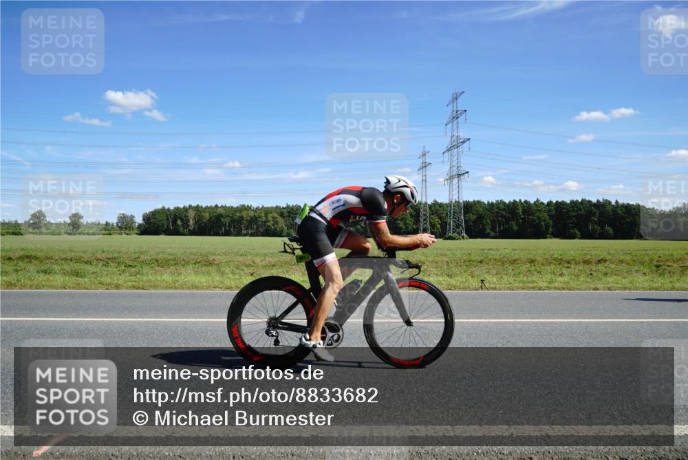 07.09.2025 - 19. Norderstedt Triathlon Michael Burmester http://msf.ph/oto/8833682 07.09.2025 13:55:20 Radfahren 960, 981 meine-sportfotos.de