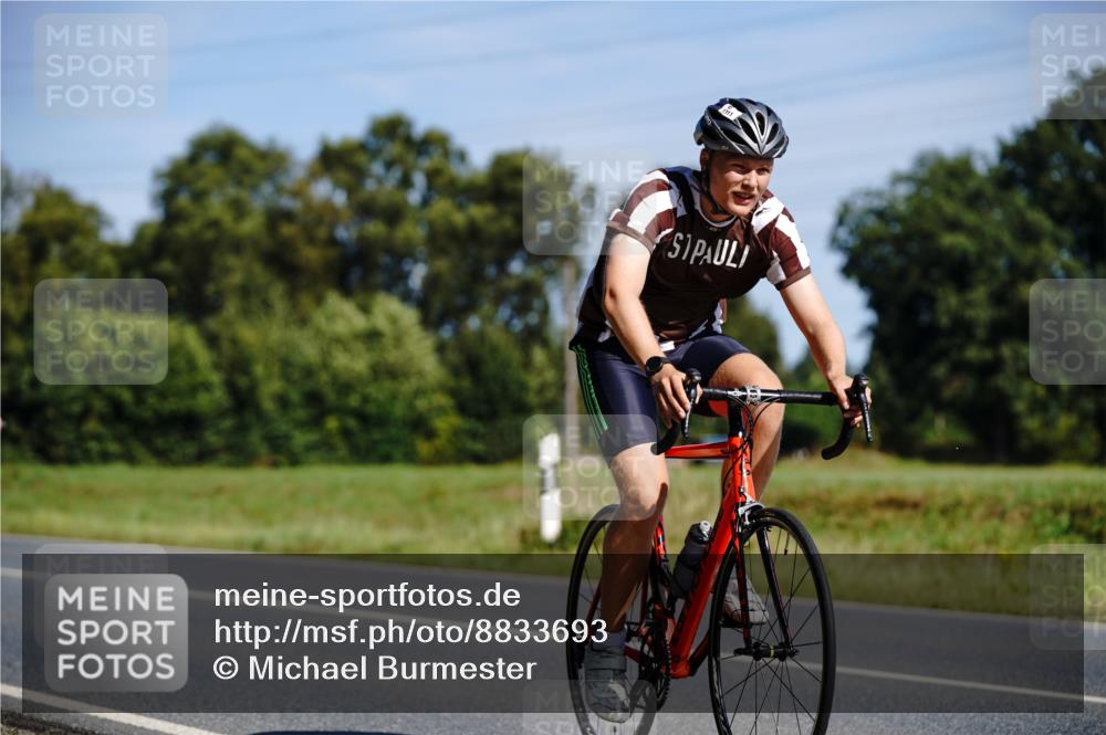 07.09.2025 - 19. Norderstedt Triathlon Michael Burmester http://msf.ph/oto/8833693 07.09.2025 12:05:20 Radfahren 169, 227, 720, 724, 727, 1311, 1339 meine-sportfotos.de