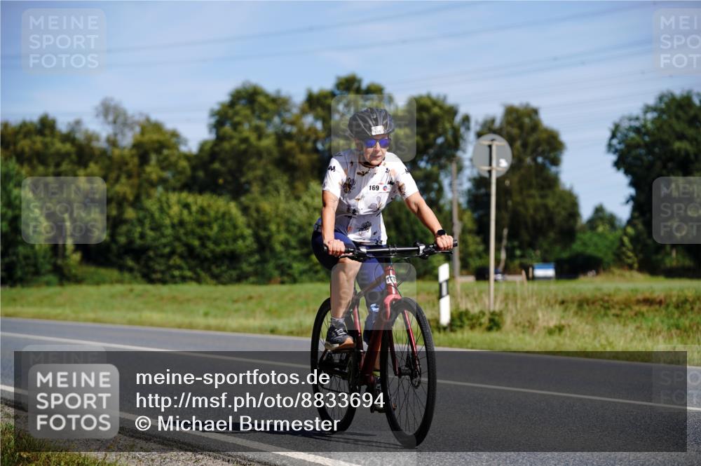 07.09.2025 - 19. Norderstedt Triathlon Michael Burmester http://msf.ph/oto/8833694 07.09.2025 12:05:21 Radfahren 169, 227, 720, 727, 1311, 1339 meine-sportfotos.de