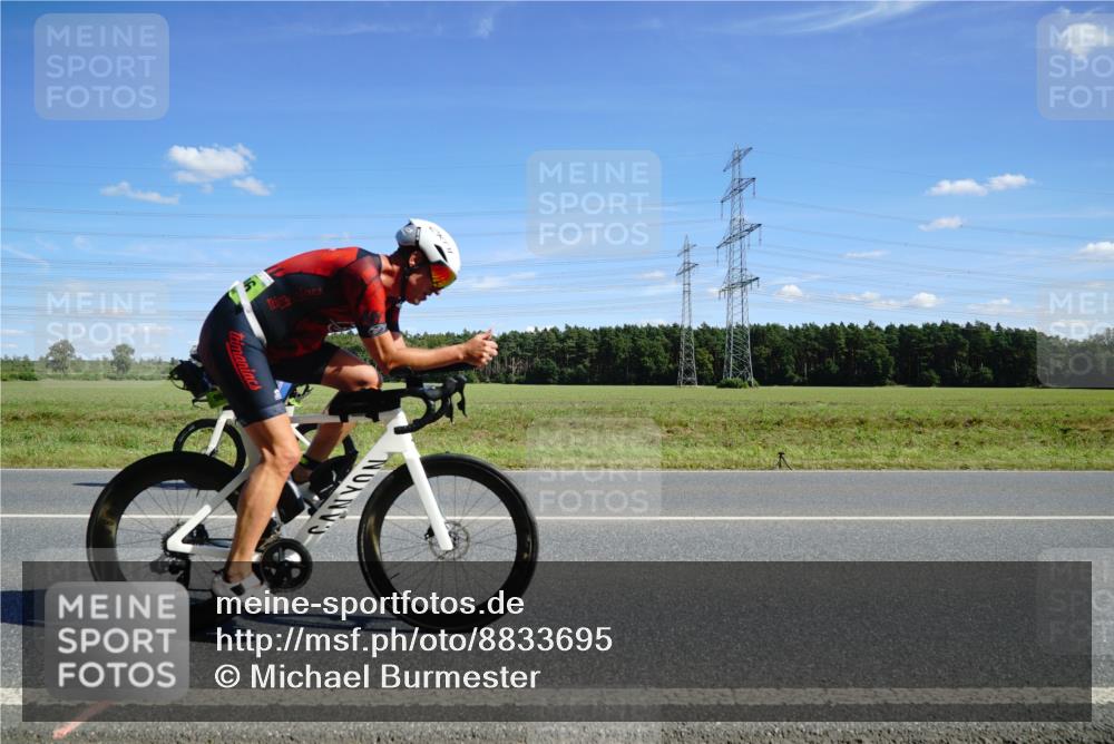 07.09.2025 - 19. Norderstedt Triathlon Michael Burmester http://msf.ph/oto/8833695 07.09.2025 13:55:21 Radfahren 960, 981 meine-sportfotos.de