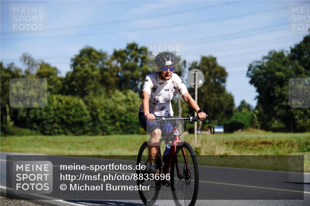 07.09.2025 - 19. Norderstedt Triathlon Michael Burmester http://msf.ph/oto/8833696 07.09.2025 12:05:21 Radfahren 169, 227, 720, 727, 1311, 1339 meine-sportfotos.de