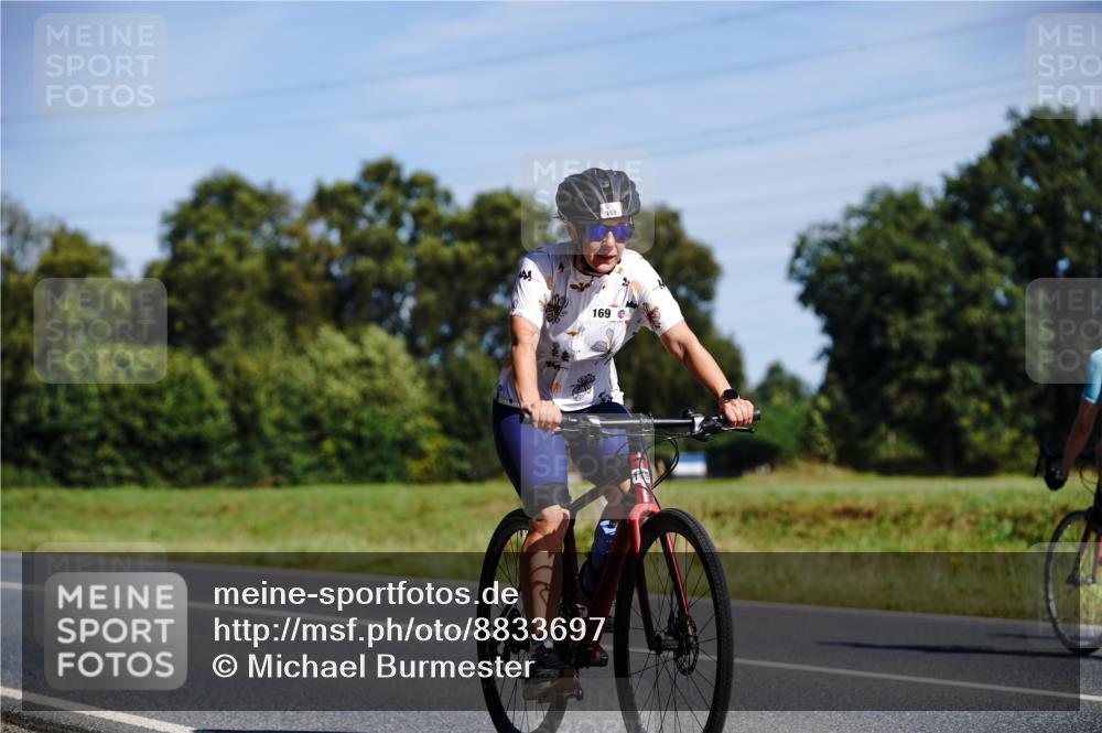07.09.2025 - 19. Norderstedt Triathlon Michael Burmester http://msf.ph/oto/8833697 07.09.2025 12:05:21 Radfahren 169, 227, 720, 727, 1311, 1339 meine-sportfotos.de