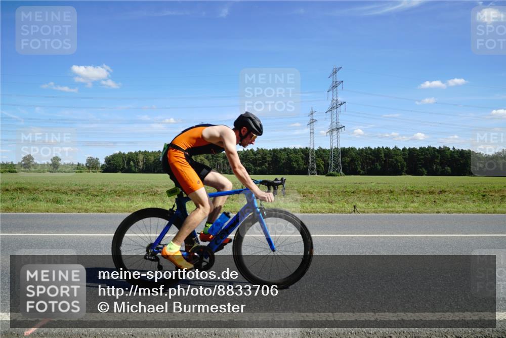 07.09.2025 - 19. Norderstedt Triathlon Michael Burmester http://msf.ph/oto/8833706 07.09.2025 13:55:31 Radfahren 392, 398, 1002, 1009 meine-sportfotos.de