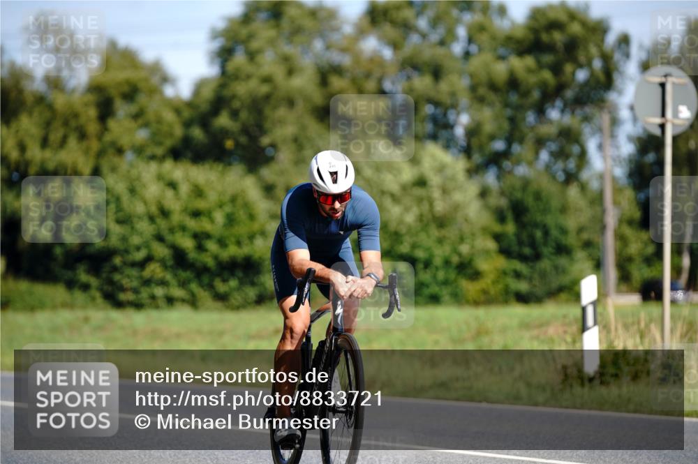 07.09.2025 - 19. Norderstedt Triathlon Michael Burmester http://msf.ph/oto/8833721 07.09.2025 12:05:47 Radfahren 245, 800 meine-sportfotos.de