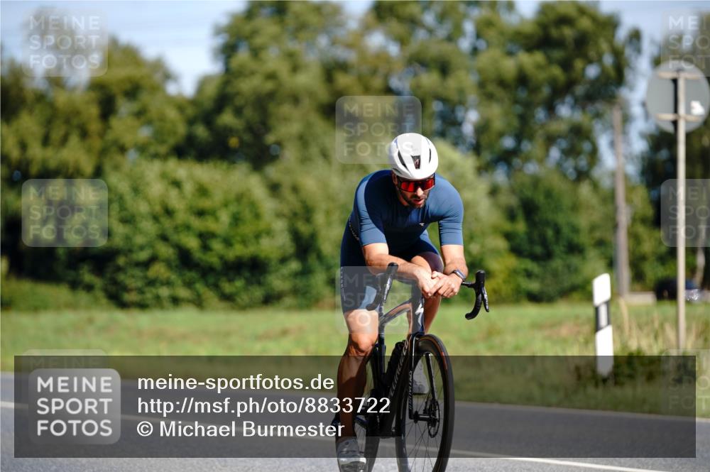 07.09.2025 - 19. Norderstedt Triathlon Michael Burmester http://msf.ph/oto/8833722 07.09.2025 12:05:47 Radfahren 245, 800 meine-sportfotos.de