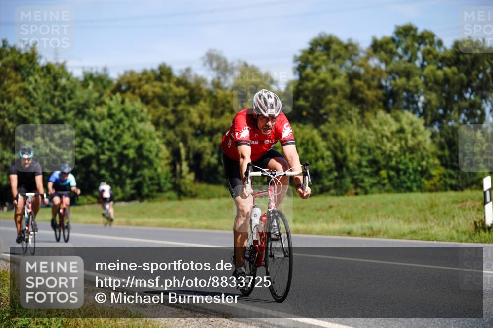07.09.2025 - 19. Norderstedt Triathlon Michael Burmester http://msf.ph/oto/8833725 07.09.2025 12:05:48 Radfahren 245, 741, 800 meine-sportfotos.de