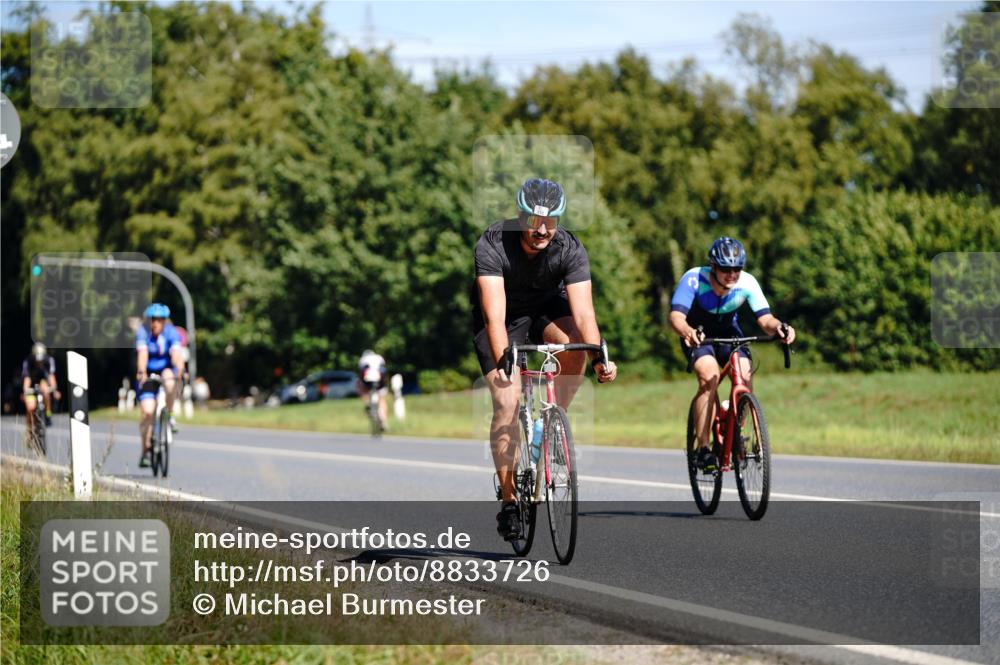 07.09.2025 - 19. Norderstedt Triathlon Michael Burmester http://msf.ph/oto/8833726 07.09.2025 12:05:49 Radfahren 245, 717, 741, 800 meine-sportfotos.de