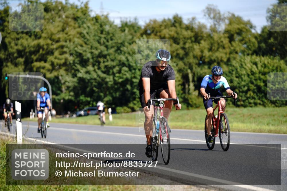 07.09.2025 - 19. Norderstedt Triathlon Michael Burmester http://msf.ph/oto/8833727 07.09.2025 12:05:49 Radfahren 245, 717, 741, 800 meine-sportfotos.de