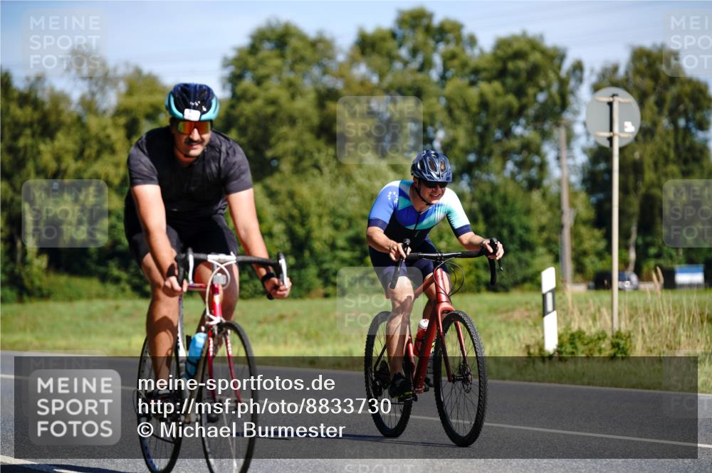 07.09.2025 - 19. Norderstedt Triathlon Michael Burmester http://msf.ph/oto/8833730 07.09.2025 12:05:50 Radfahren 245, 717, 741, 800 meine-sportfotos.de