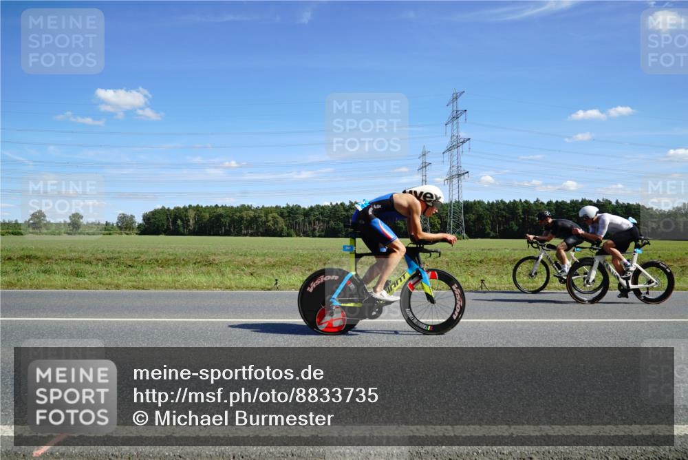 07.09.2025 - 19. Norderstedt Triathlon Michael Burmester http://msf.ph/oto/8833735 07.09.2025 13:55:33 Radfahren 392, 398, 1002, 1009 meine-sportfotos.de
