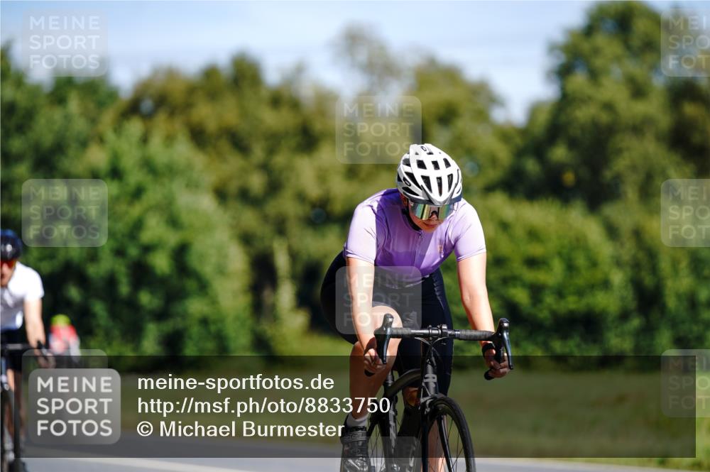 07.09.2025 - 19. Norderstedt Triathlon Michael Burmester http://msf.ph/oto/8833750 07.09.2025 12:07:09 Radfahren 176, 828, 846 meine-sportfotos.de