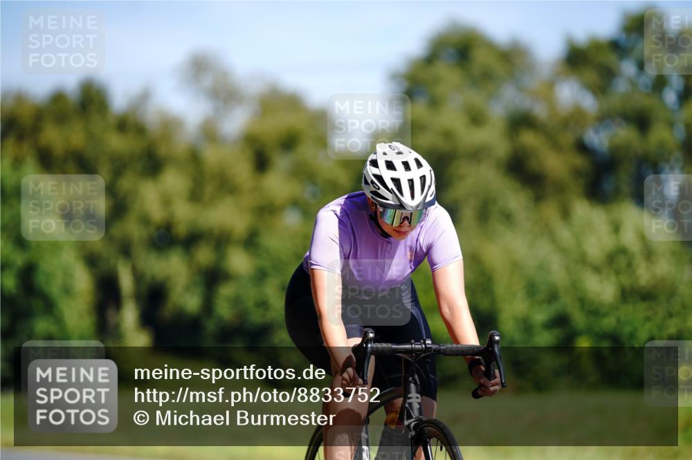 07.09.2025 - 19. Norderstedt Triathlon Michael Burmester http://msf.ph/oto/8833752 07.09.2025 12:07:09 Radfahren 176, 828, 846 meine-sportfotos.de