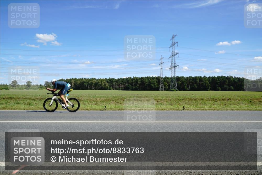 07.09.2025 - 19. Norderstedt Triathlon Michael Burmester http://msf.ph/oto/8833763 07.09.2025 13:55:35 Radfahren 392, 398, 1002, 1009 meine-sportfotos.de