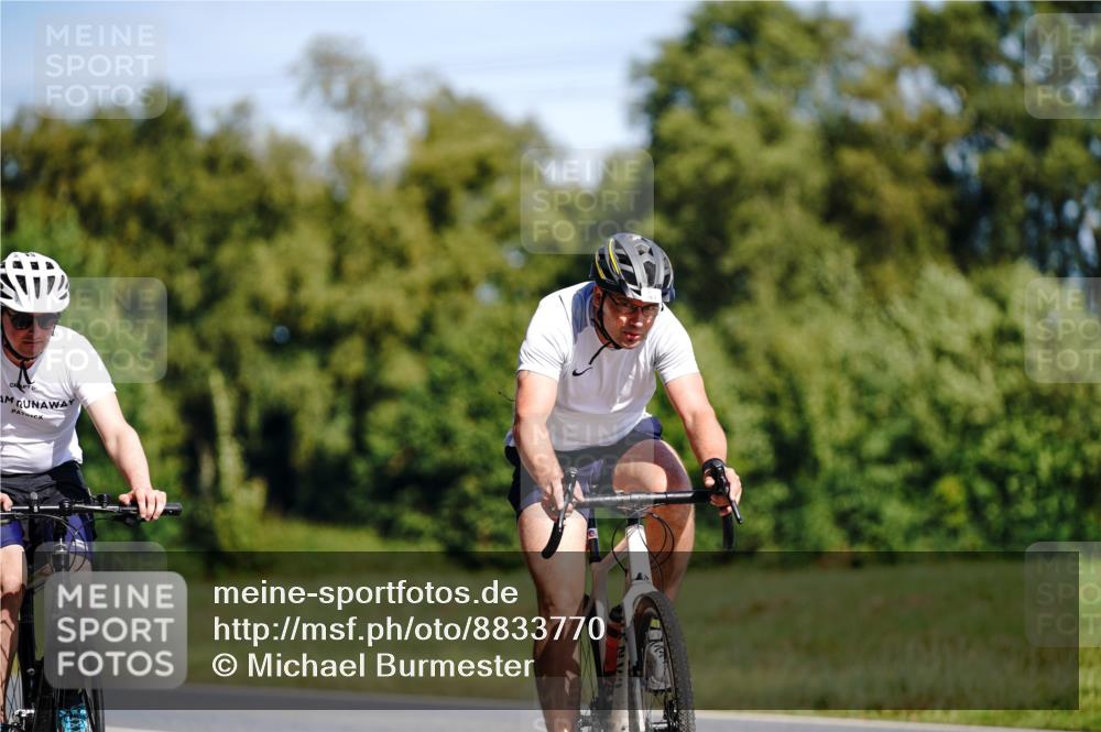07.09.2025 - 19. Norderstedt Triathlon Michael Burmester http://msf.ph/oto/8833770 07.09.2025 12:07:21 Radfahren 136, 861, 1398 meine-sportfotos.de