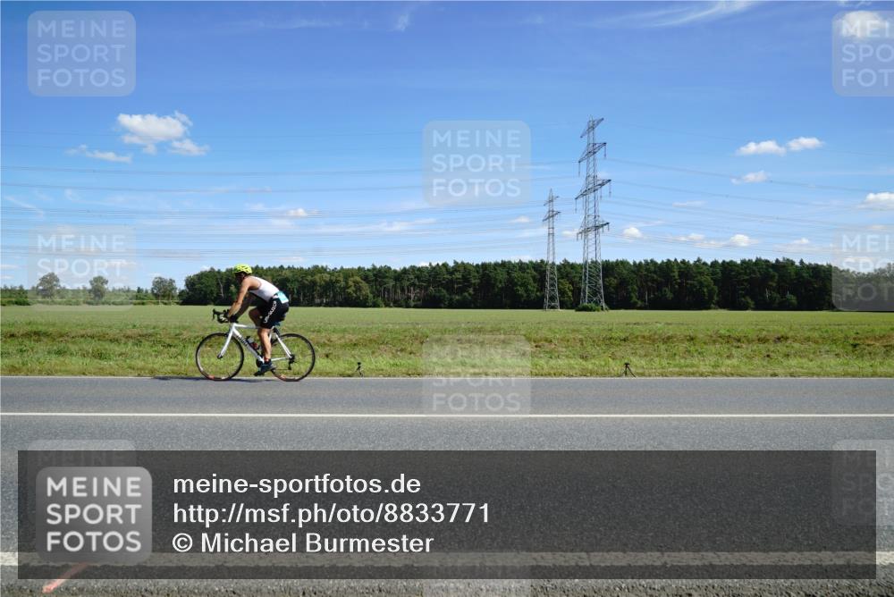 07.09.2025 - 19. Norderstedt Triathlon Michael Burmester http://msf.ph/oto/8833771 07.09.2025 13:55:40 Radfahren  meine-sportfotos.de