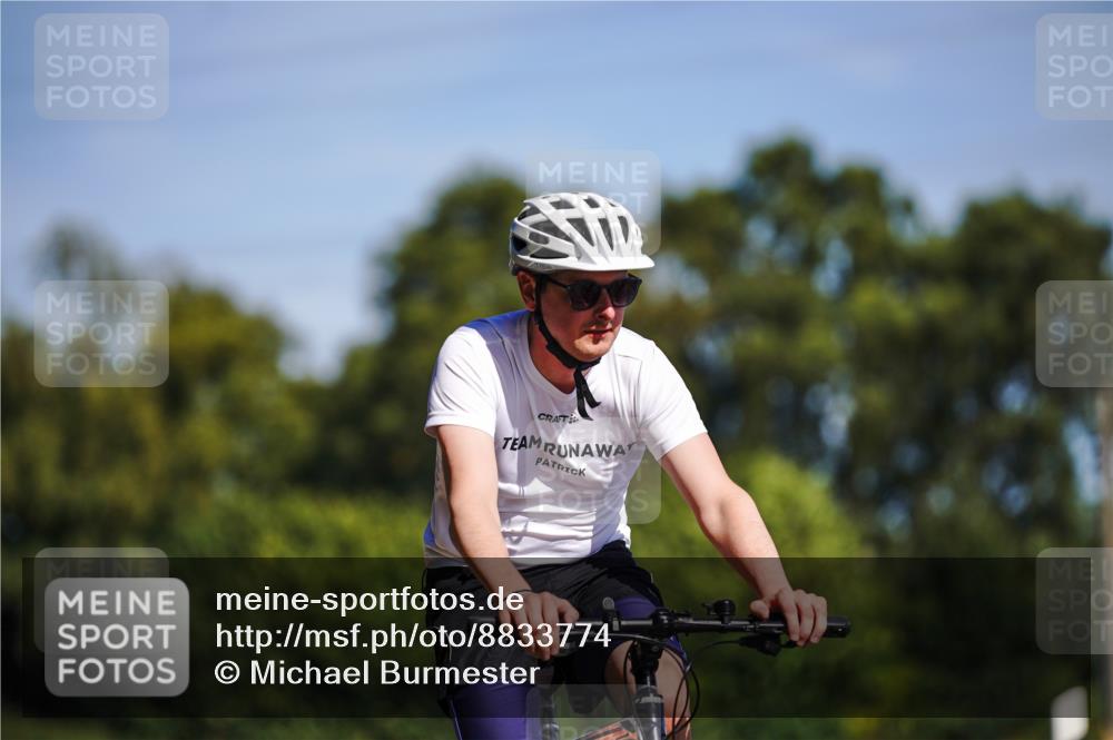 07.09.2025 - 19. Norderstedt Triathlon Michael Burmester http://msf.ph/oto/8833774 07.09.2025 12:07:22 Radfahren 136, 861, 1398 meine-sportfotos.de
