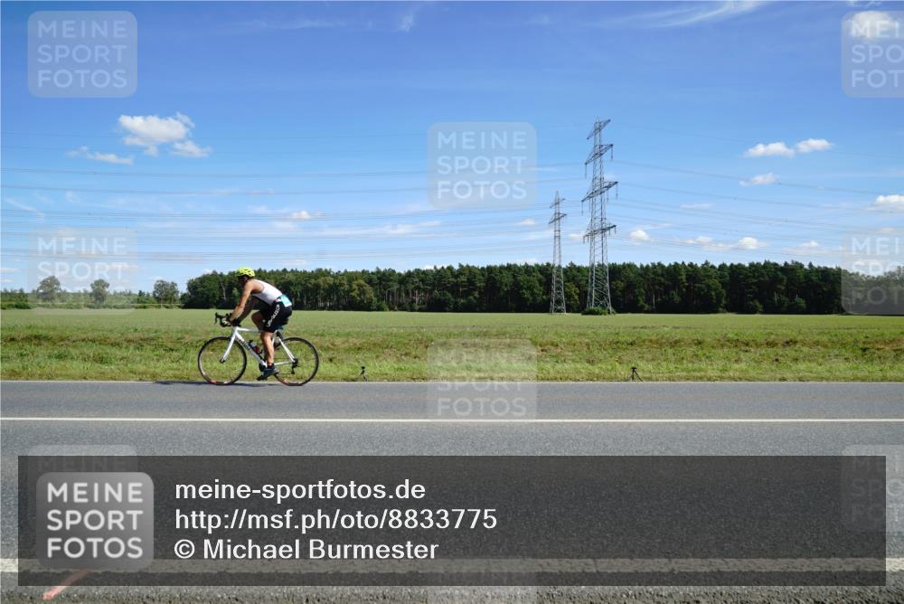 07.09.2025 - 19. Norderstedt Triathlon Michael Burmester http://msf.ph/oto/8833775 07.09.2025 13:55:40 Radfahren  meine-sportfotos.de