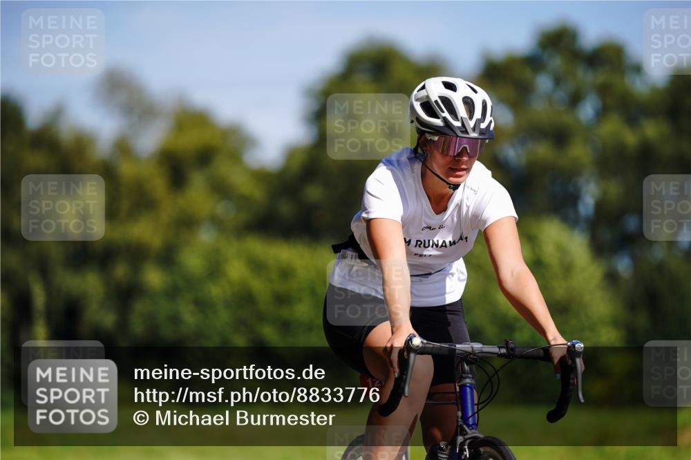 07.09.2025 - 19. Norderstedt Triathlon Michael Burmester http://msf.ph/oto/8833776 07.09.2025 12:07:26 Radfahren 861, 1277, 1398 meine-sportfotos.de