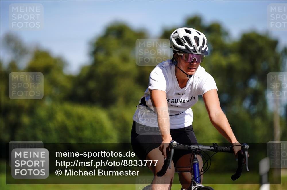 07.09.2025 - 19. Norderstedt Triathlon Michael Burmester http://msf.ph/oto/8833777 07.09.2025 12:07:26 Radfahren 861, 1277, 1398 meine-sportfotos.de