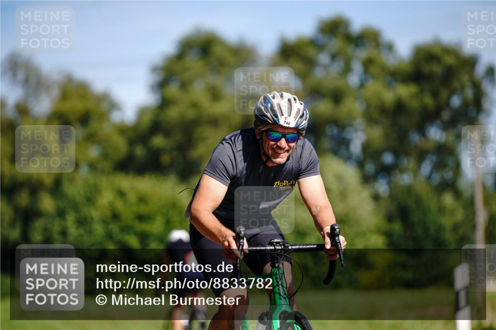 07.09.2025 - 19. Norderstedt Triathlon Michael Burmester http://msf.ph/oto/8833782 07.09.2025 12:07:36 Radfahren 151, 273, 748 meine-sportfotos.de