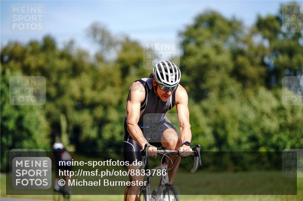 07.09.2025 - 19. Norderstedt Triathlon Michael Burmester http://msf.ph/oto/8833786 07.09.2025 12:07:37 Radfahren 151, 273, 748 meine-sportfotos.de