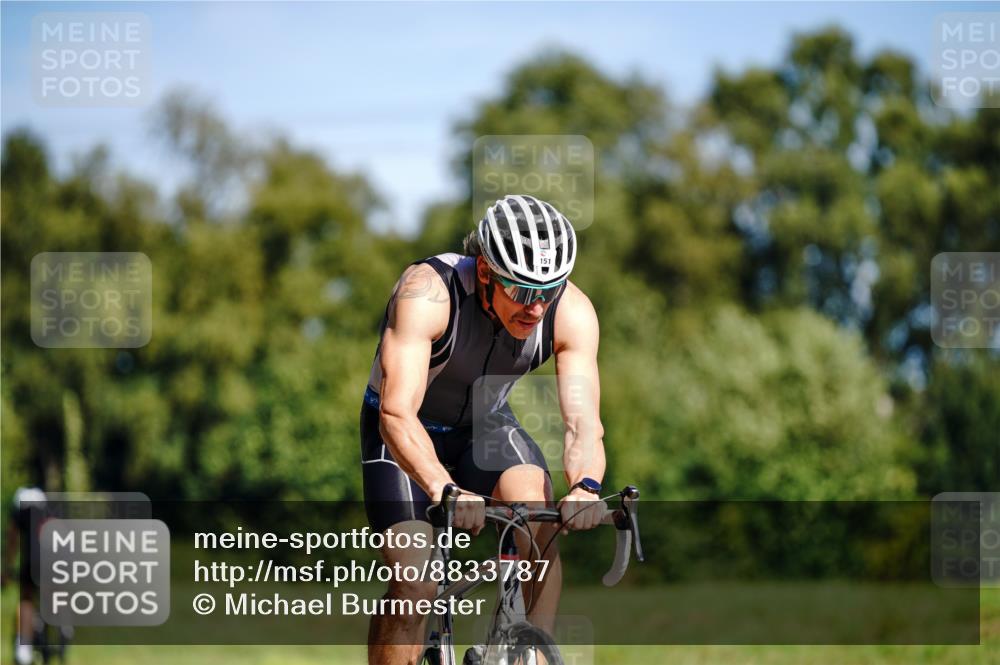 07.09.2025 - 19. Norderstedt Triathlon Michael Burmester http://msf.ph/oto/8833787 07.09.2025 12:07:37 Radfahren 151, 273, 748 meine-sportfotos.de