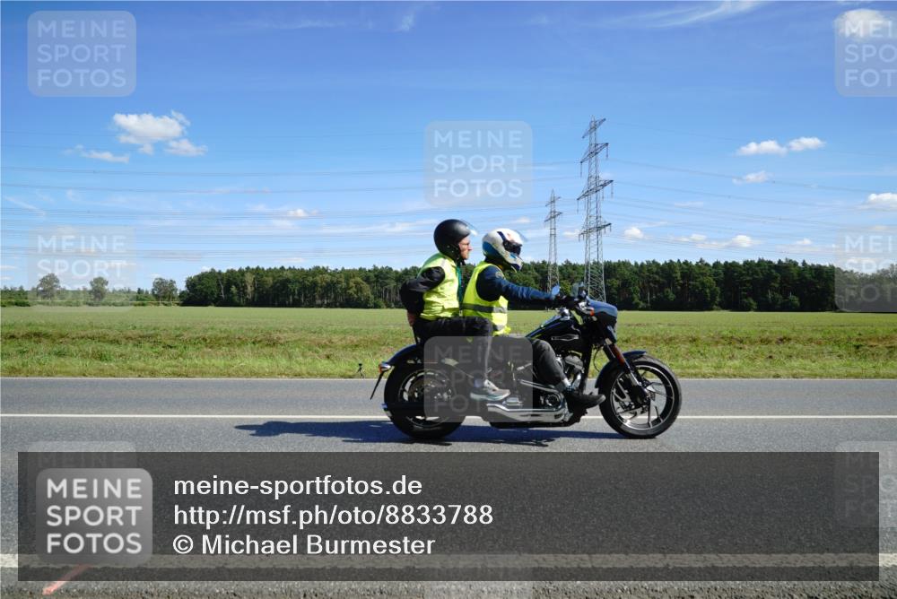 07.09.2025 - 19. Norderstedt Triathlon Michael Burmester http://msf.ph/oto/8833788 07.09.2025 13:55:44 Radfahren 1001 meine-sportfotos.de
