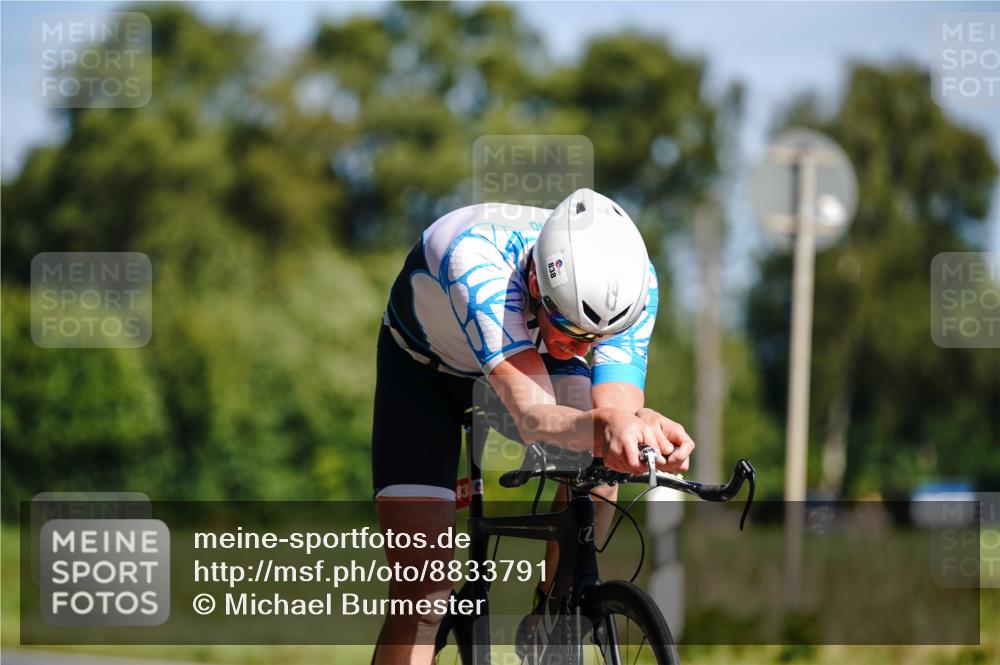 07.09.2025 - 19. Norderstedt Triathlon Michael Burmester http://msf.ph/oto/8833791 07.09.2025 12:07:40 Radfahren 151, 748, 838 meine-sportfotos.de