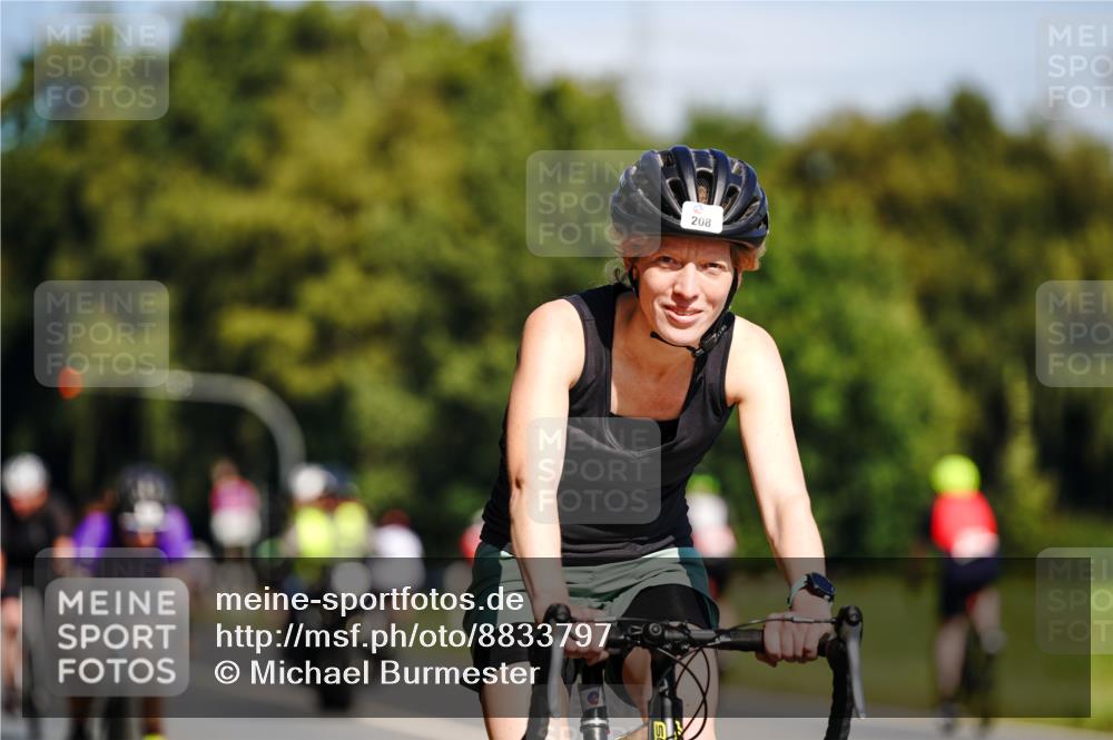 07.09.2025 - 19. Norderstedt Triathlon Michael Burmester http://msf.ph/oto/8833797 07.09.2025 12:08:25 Radfahren 208, 287, 1246, 1338 meine-sportfotos.de
