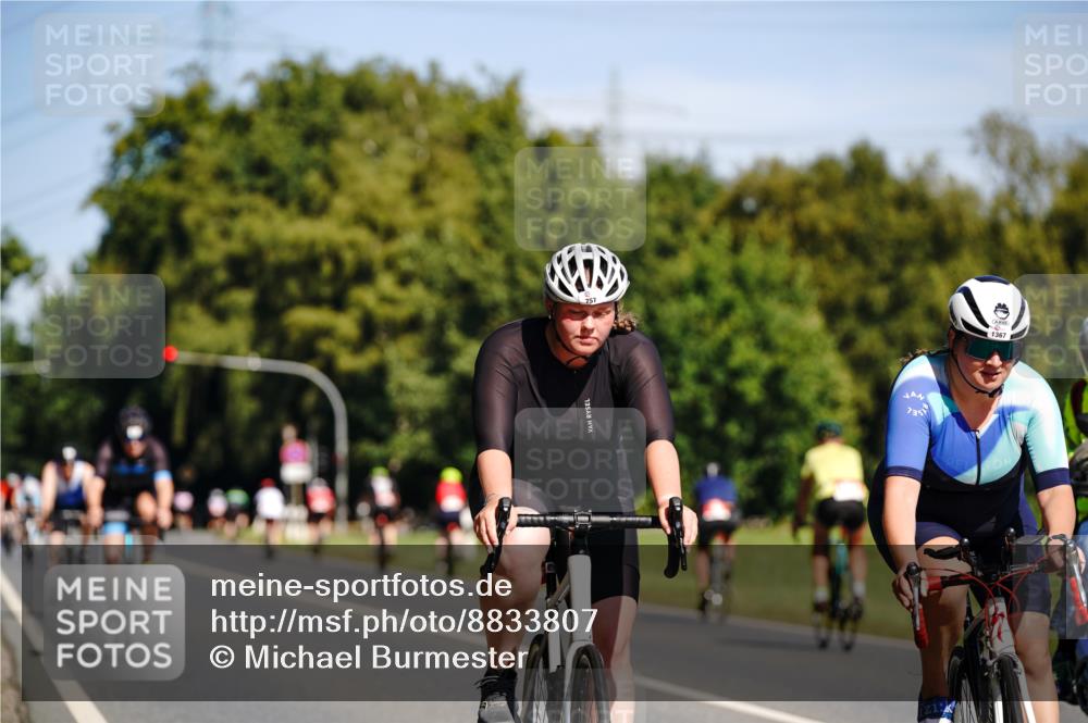 07.09.2025 - 19. Norderstedt Triathlon Michael Burmester http://msf.ph/oto/8833807 07.09.2025 12:08:28 Radfahren 208, 757, 824, 1246, 1338, 1367 meine-sportfotos.de