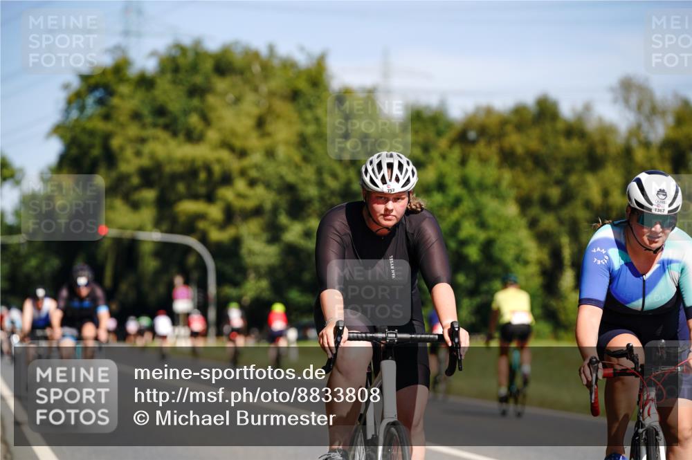 07.09.2025 - 19. Norderstedt Triathlon Michael Burmester http://msf.ph/oto/8833808 07.09.2025 12:08:29 Radfahren 757, 824, 1246, 1367 meine-sportfotos.de