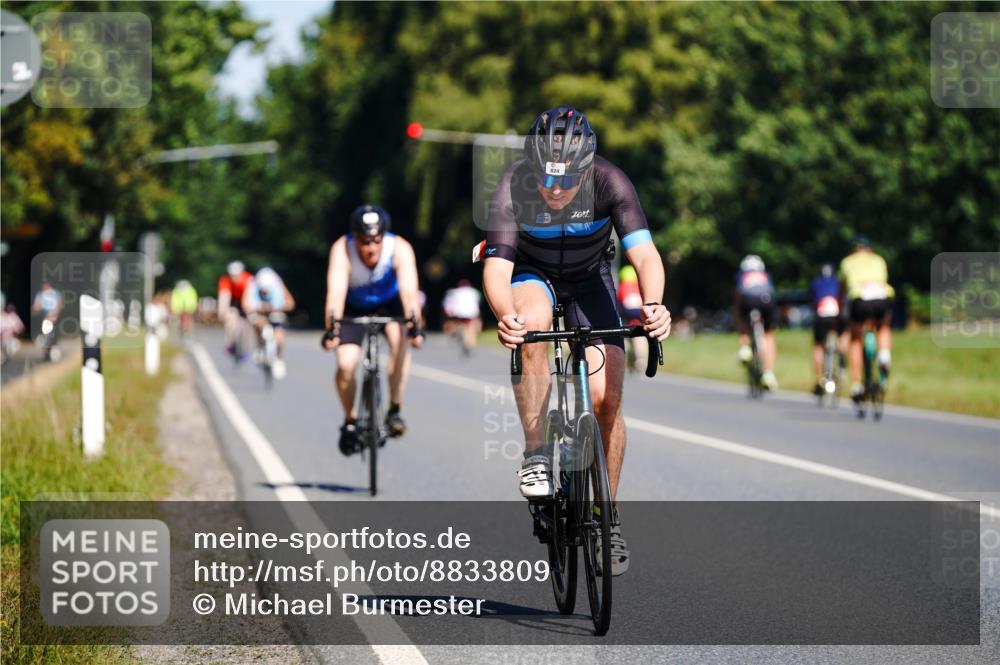07.09.2025 - 19. Norderstedt Triathlon Michael Burmester http://msf.ph/oto/8833809 07.09.2025 12:08:30 Radfahren 757, 824, 1246, 1367, 1371 meine-sportfotos.de
