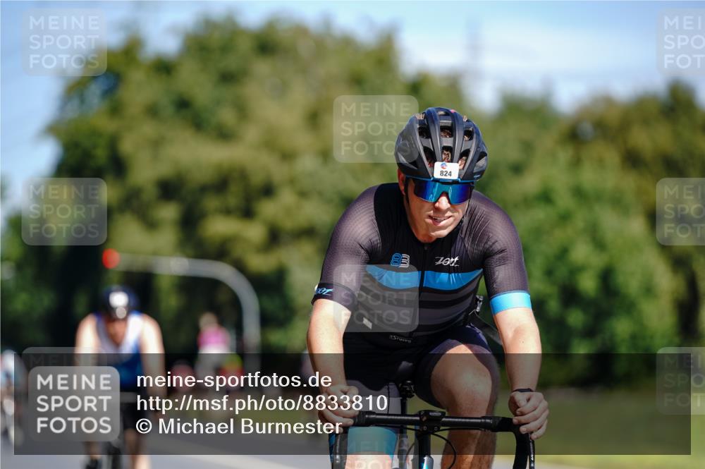 07.09.2025 - 19. Norderstedt Triathlon Michael Burmester http://msf.ph/oto/8833810 07.09.2025 12:08:31 Radfahren 757, 824, 1367, 1371 meine-sportfotos.de