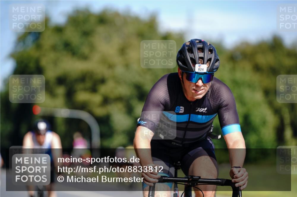 07.09.2025 - 19. Norderstedt Triathlon Michael Burmester http://msf.ph/oto/8833812 07.09.2025 12:08:31 Radfahren 757, 824, 1367, 1371 meine-sportfotos.de