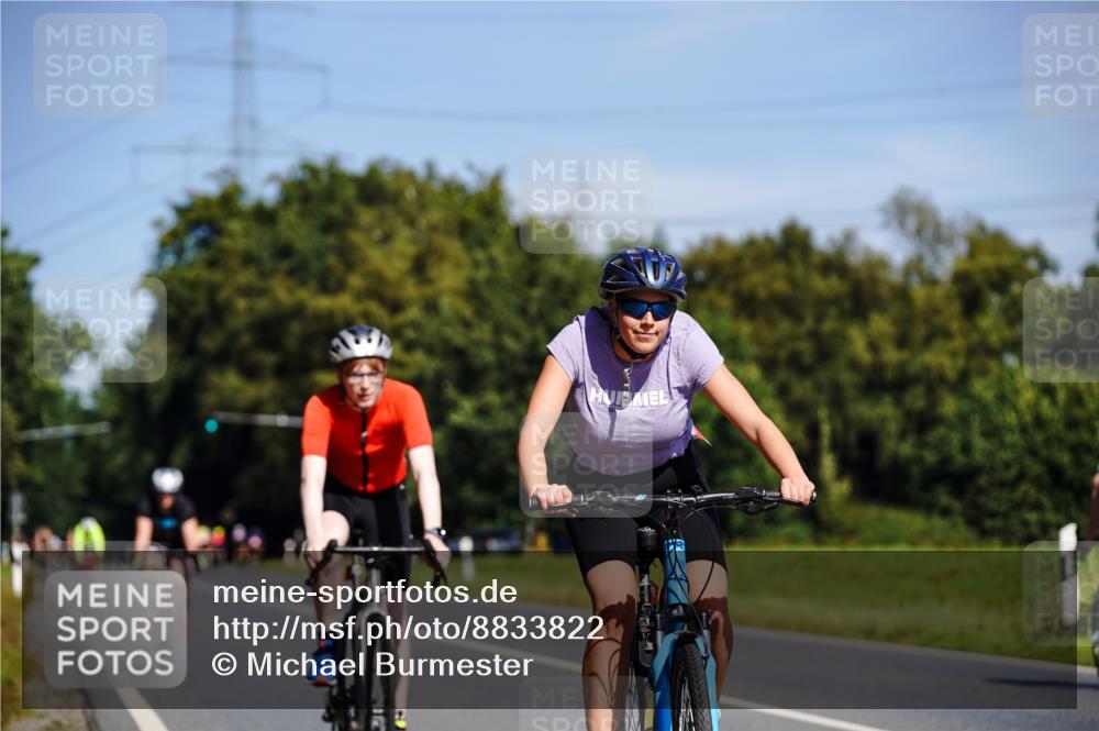 07.09.2025 - 19. Norderstedt Triathlon Michael Burmester http://msf.ph/oto/8833822 07.09.2025 12:08:40 Radfahren 807, 808, 1382 meine-sportfotos.de