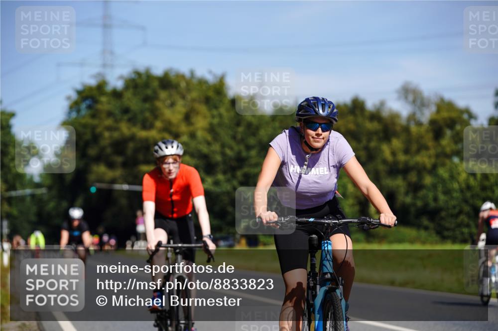 07.09.2025 - 19. Norderstedt Triathlon Michael Burmester http://msf.ph/oto/8833823 07.09.2025 12:08:41 Radfahren 807, 808, 1268, 1382 meine-sportfotos.de