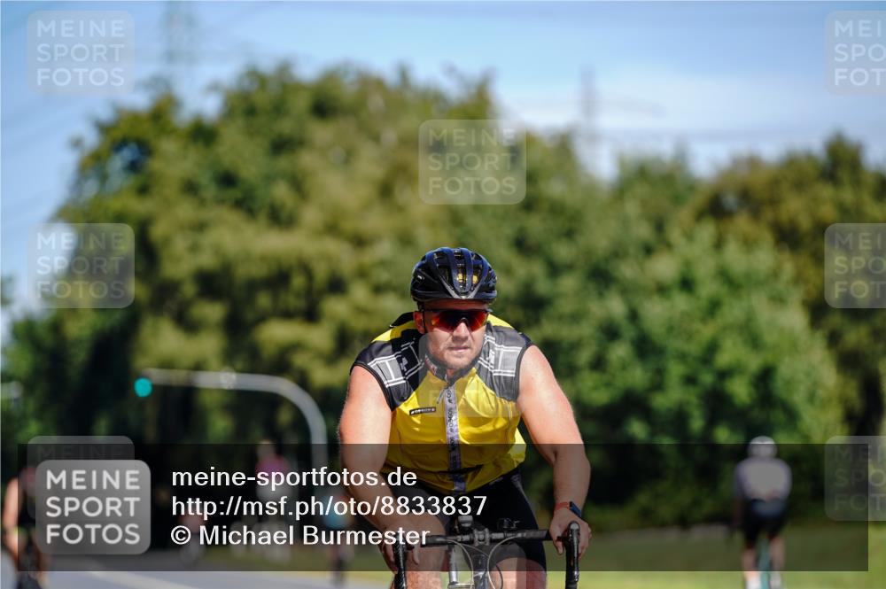 07.09.2025 - 19. Norderstedt Triathlon Michael Burmester http://msf.ph/oto/8833837 07.09.2025 12:08:53 Radfahren 170, 703 meine-sportfotos.de