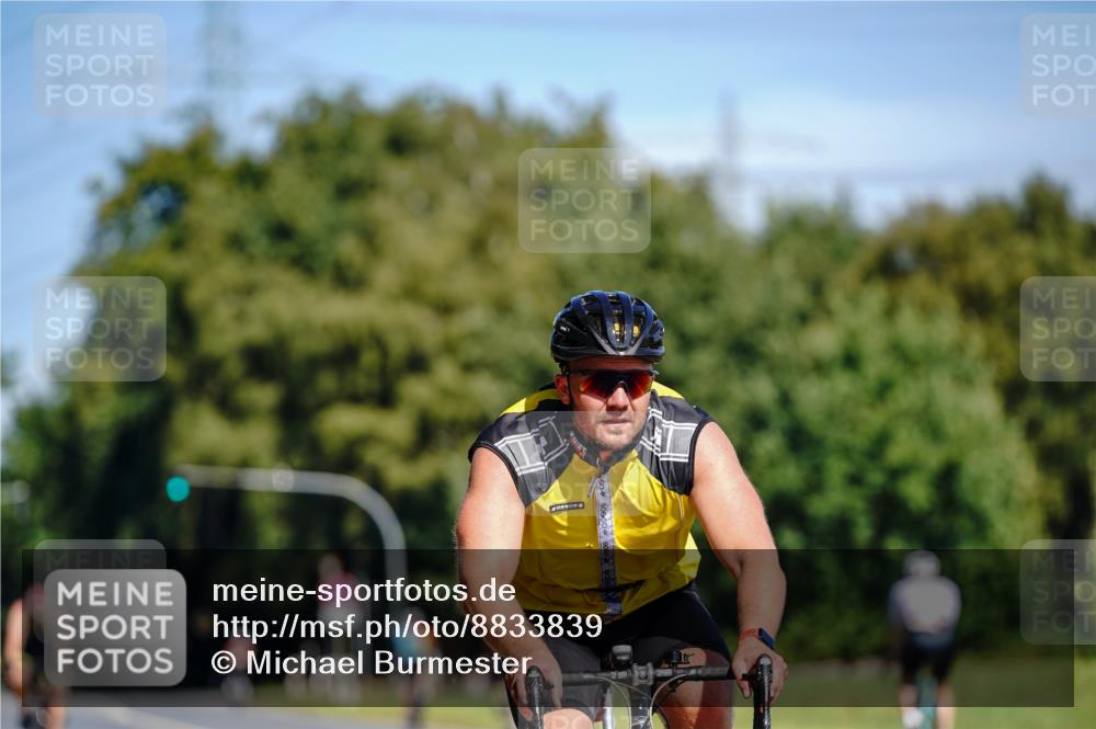 07.09.2025 - 19. Norderstedt Triathlon Michael Burmester http://msf.ph/oto/8833839 07.09.2025 12:08:54 Radfahren 703 meine-sportfotos.de